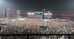 Oasis se apresenta no Brasil após 16 anos separados e tocam para um estádio lotado em São Paulo