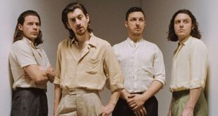 Após 4 anos, Arctic Monkeys lança música nova