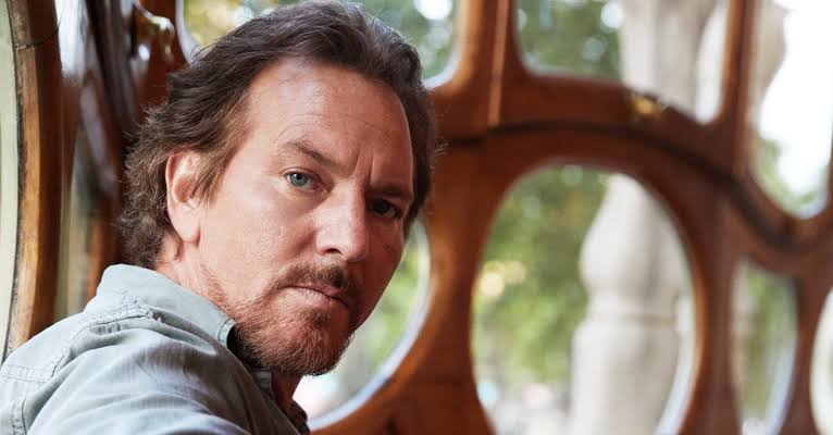 Eddie Vedder diz que o Pearl Jam já está ensaindo para uma nova era