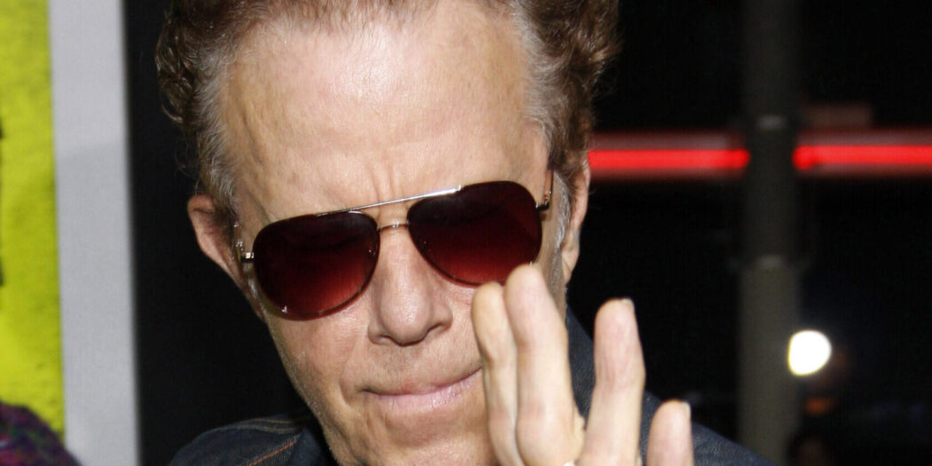 Tom Waits grava álbum de covers