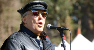 Jello Biafra está com problemas de saúde