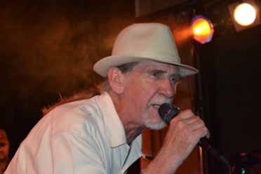 Alex Ligertwood ex-vocalista do Santana morre aos 79 anos