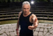Bruce Dickinson lança videoclipe com nova versão de sua música